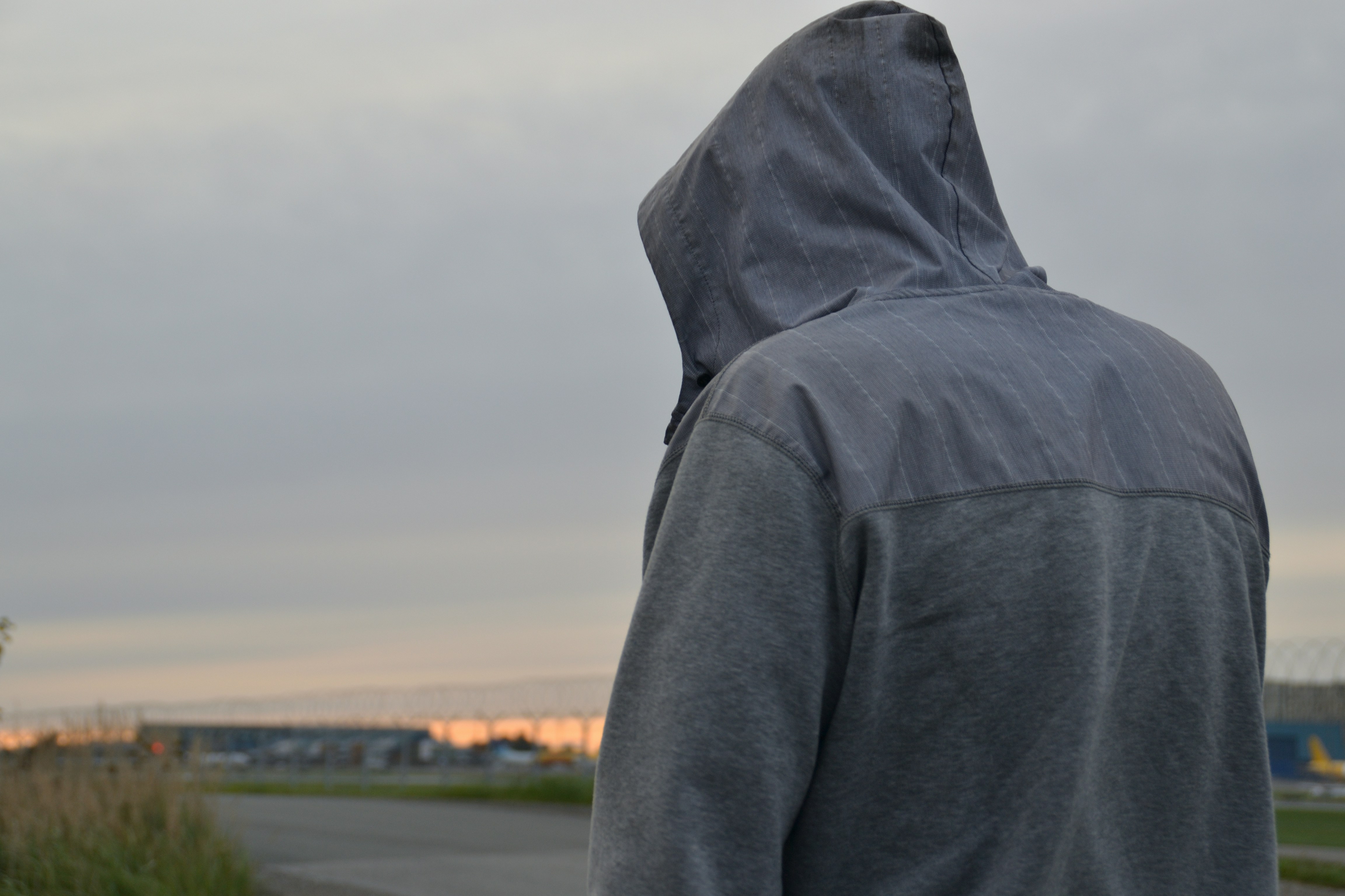 後ろ背景の人の画像